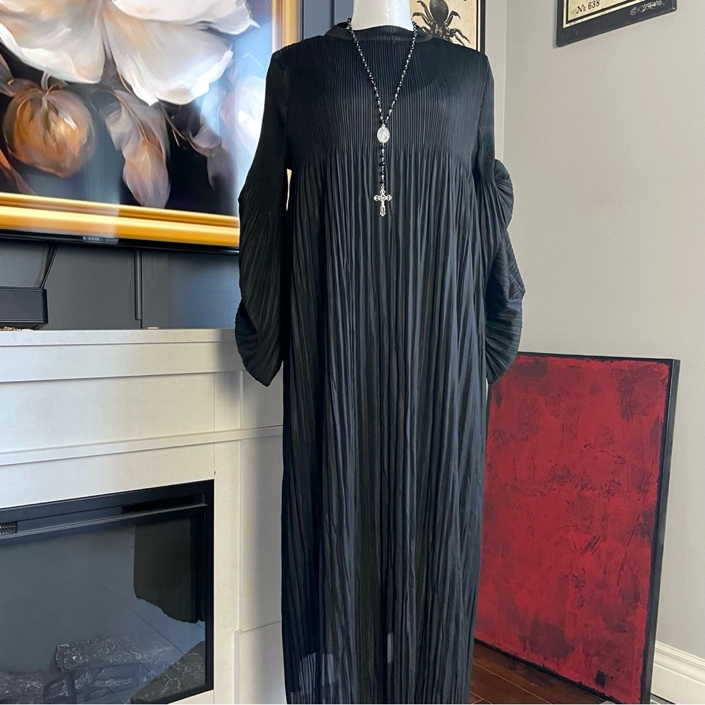 Black Pleated Long Dress